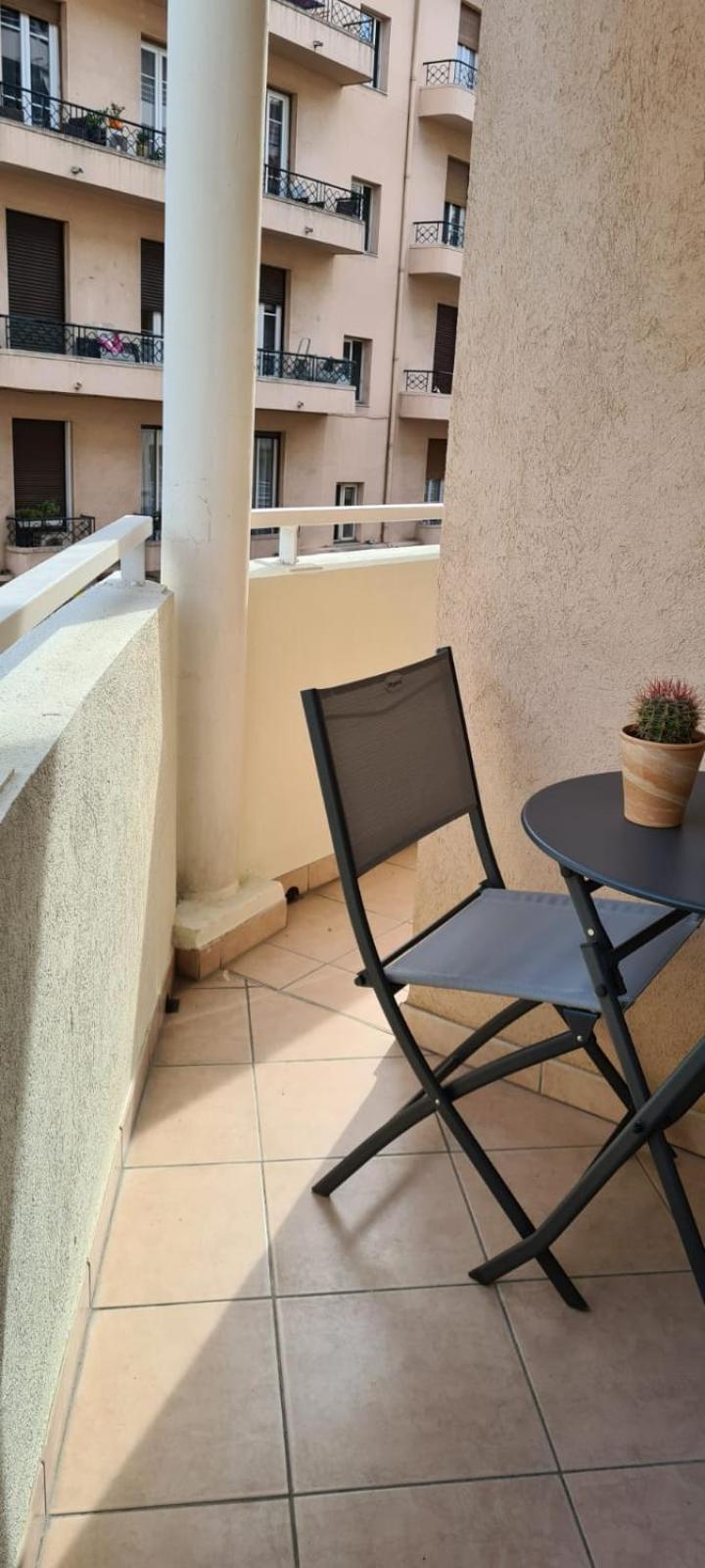 Apartment T2 Moderne Proche Du Port - Clim *
